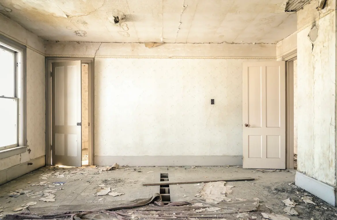 Waste disposal crew managing a cleanout project in Roselawn